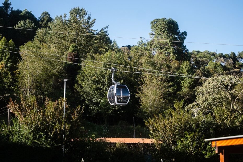 Campos do Jordão de carro, teleférico na Serra da Mantiqueira paulista