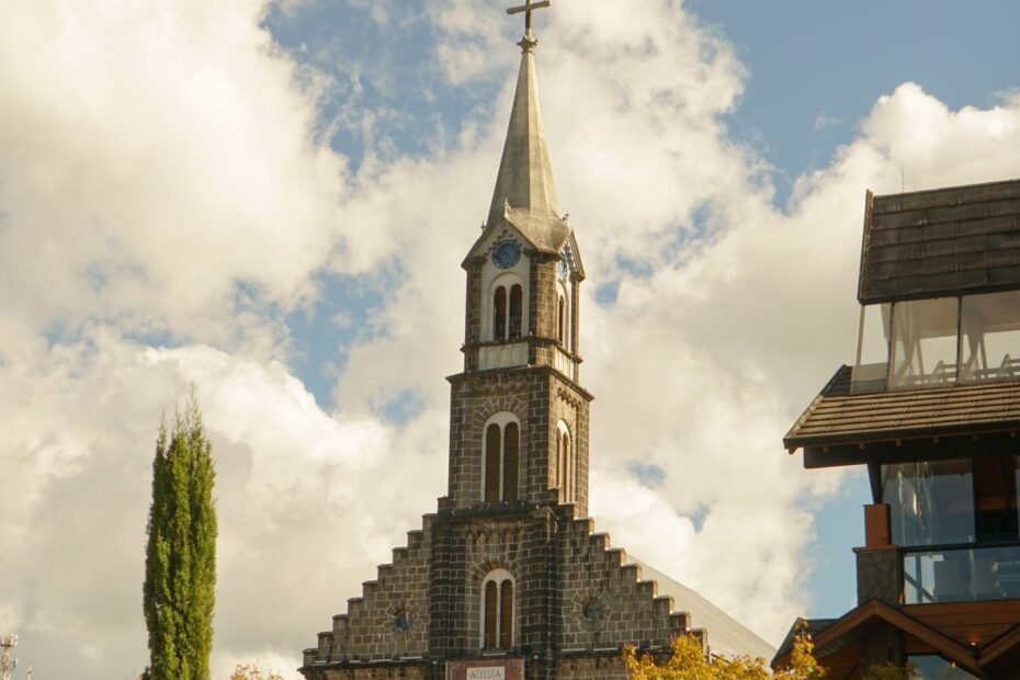 Gramado de carro, Igreja Matriz São Pedro na Serra Gaúcha